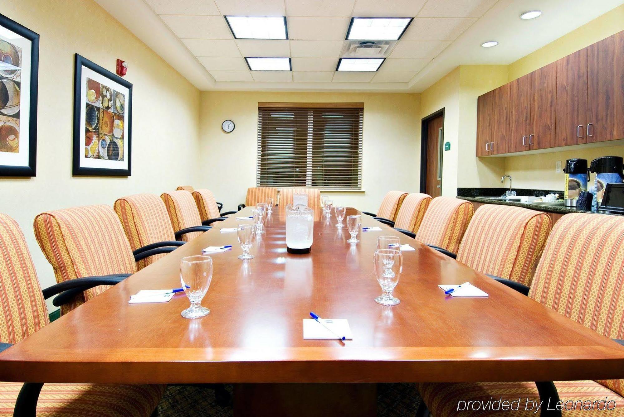 Holiday Inn Express Hotel & Suites Medford-Central Point By Ihg Dış mekan fotoğraf
